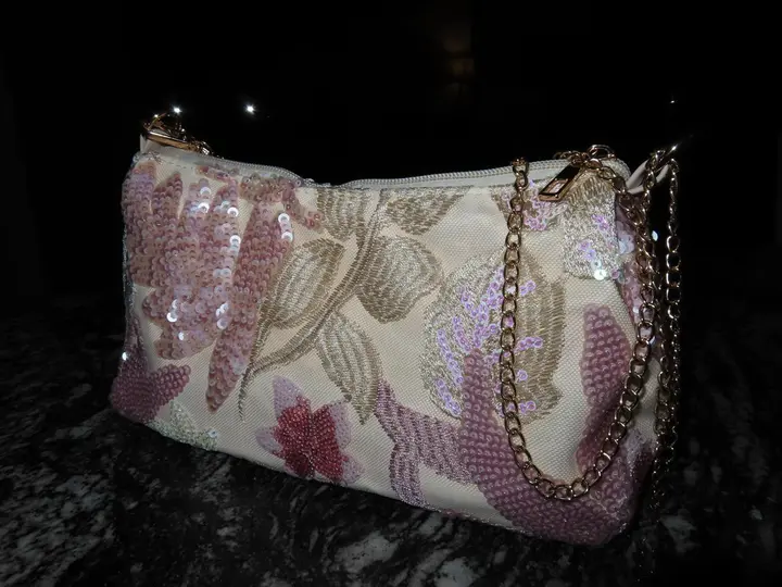 Beaded Mini Bag — Floral, vista frontal